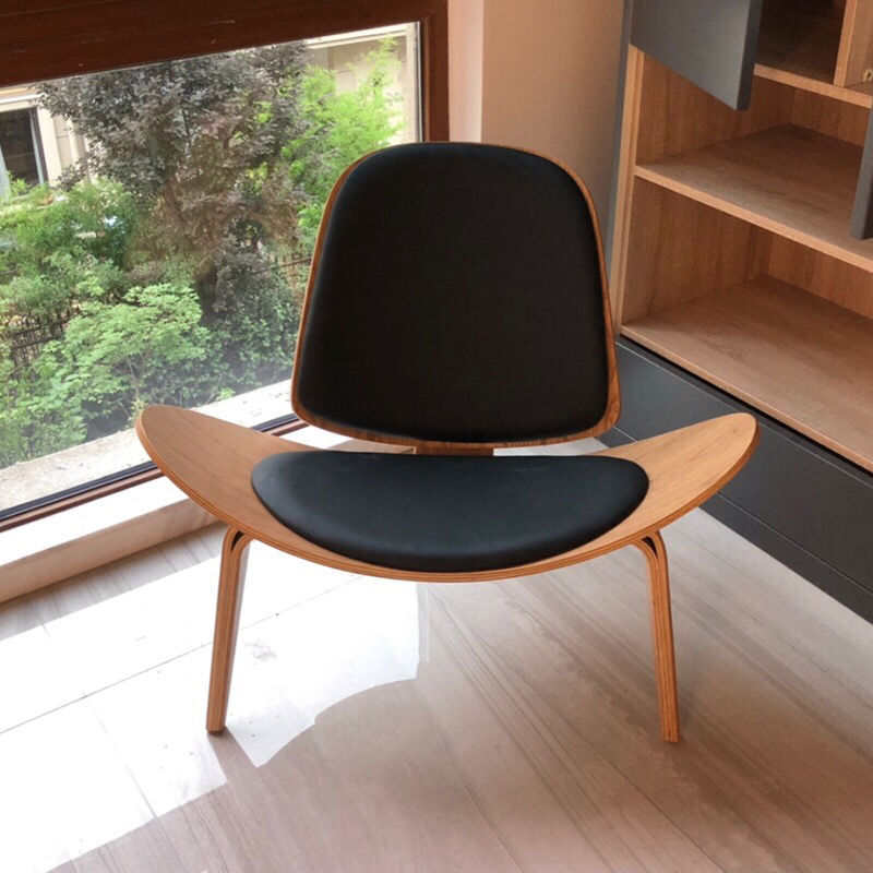 Modern Wooden Lounge Chair with Blue Leather - Sculptural Design for Living Room